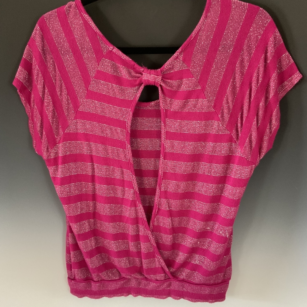 Short-sl. striped T-shirt.